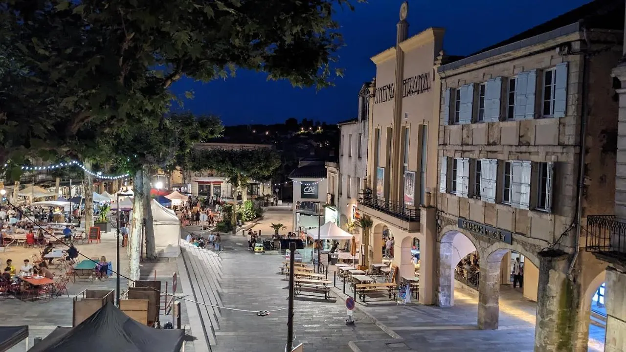 Au Dessus Des Arcades Panzió Vic-Fezensac Franciaország