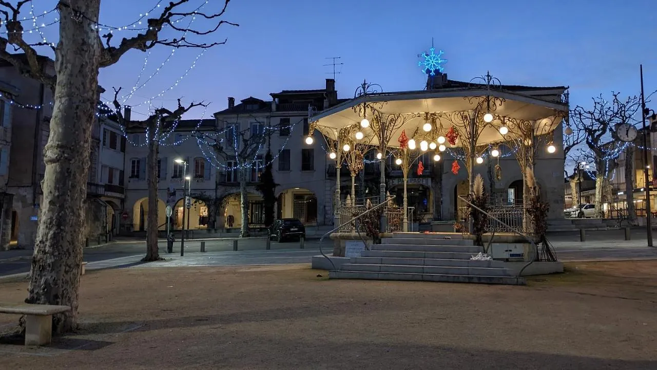 Au Dessus Des Arcades Panzió Vic-Fezensac